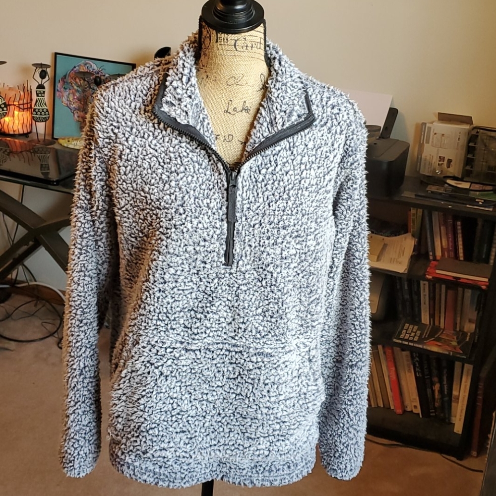 Royal Class size Medium sherpa pullover half zip